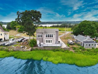 AD02B9522F382D19B289780625C28E7E